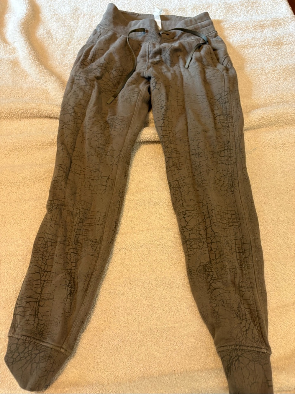 lululemon athletica Olive Green Crackle-Print Jogger Pants
